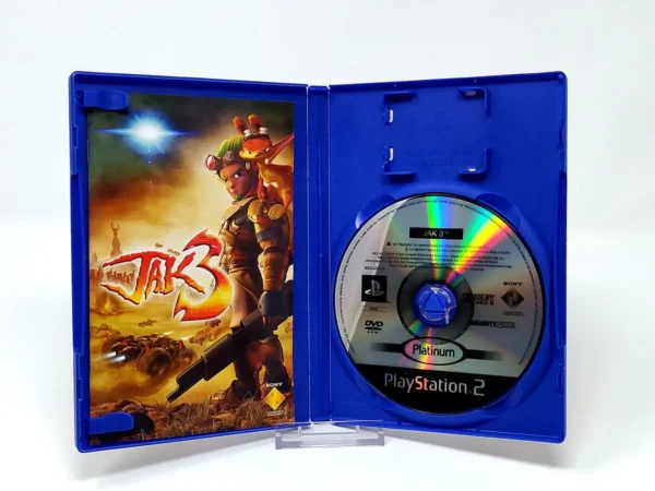 Interior del juego Jak 3 (POR) (Platinum) para PlayStation 2 con disco y manual