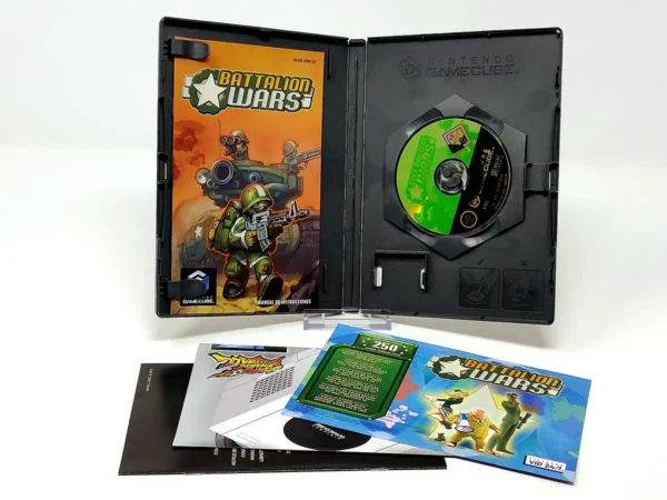 Interior del juego Battalion Wars (ESP) para Nintendo GameCube con disco y manual