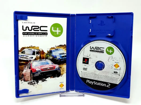 Interior del juego WRC 4: O Jogo Oficial Do FIA World Rally Championship (POR) para PlayStation 2 con disco y manual