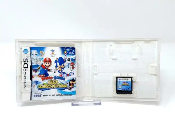 Interior del juego Mario & Sonic en los Juegos Olímpicos de Invierno (ESP) para Nintendo DS con disco y manual