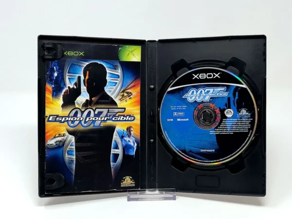 Interior del juego James Bond 007... Espion pour cible (FRA) para XBOX con disco y manual