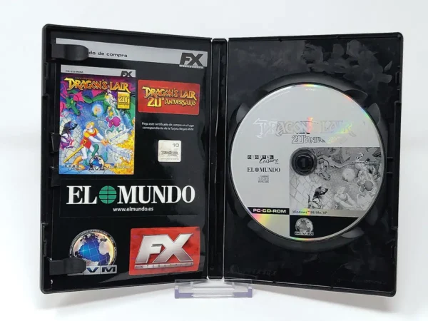 Interior del juego Dragon's Lair: Edición 20º Aniversario (ESP) para PC con disco y manual