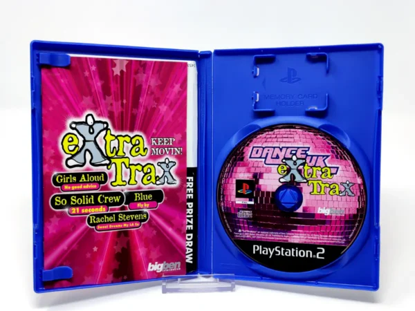 Interior del juego Dance:UK eXtra Trax (UK) para PlayStation 2 con disco y manual