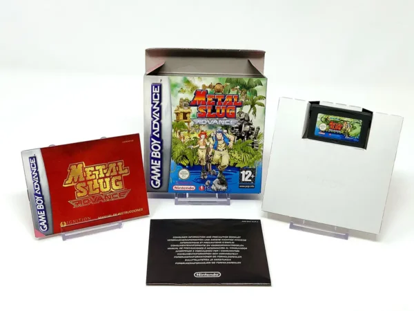 Interior del juego Metal Slug Advance (ESP) para Nintendo Game Boy Advance con disco y manual