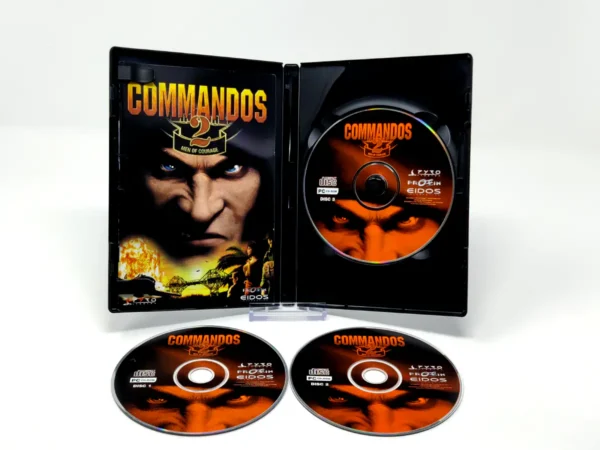Interior del juego Commandos 2: Men of Courage (ESP) para PC con disco y manual