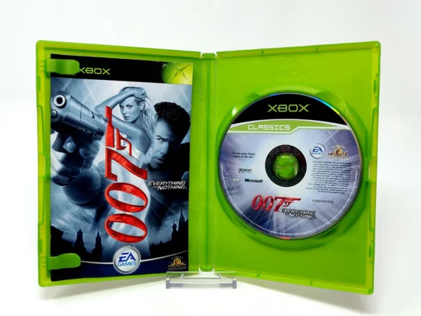 Interior del juego 007: Everything or Nothing (FRA) (Classics) para XBOX con disco y manual