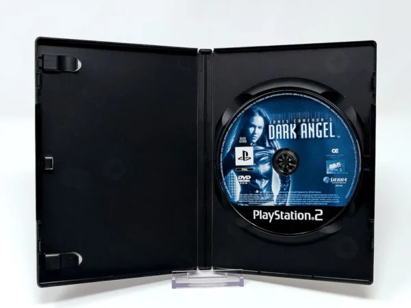 Interior del juego James Cameron's Dark Angel (FRA) (Rebajado) para PlayStation 2 con disco y manual