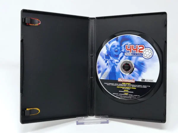 Interior del juego 442: Pasión Por El Fútbol (ESP) para PC con disco y manual