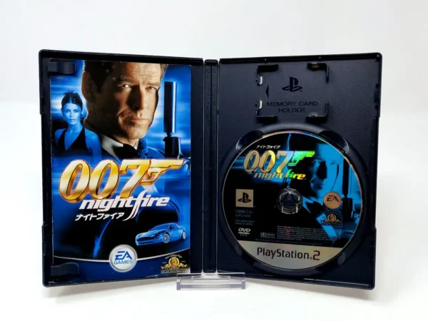 Interior del juego 007: Nightfire (JAP) para PlayStation 2 con disco y manual