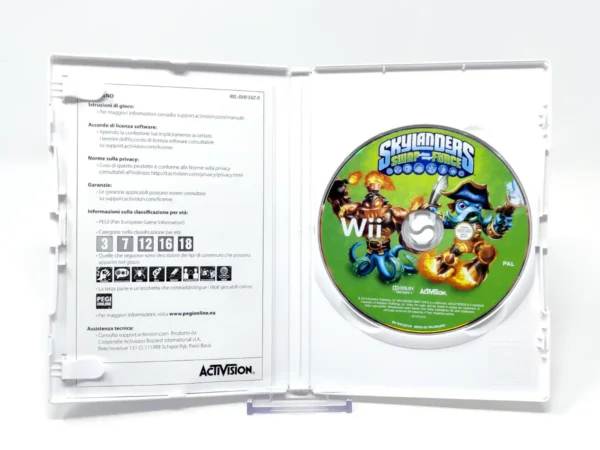 Interior del juego Skylanders: Swap Force (ESP) para Nintendo Wii con disco y manual