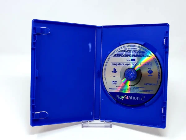 Interior del juego SingStar Operación Triunfo (ESP) (Promo) para PlayStation 2 con disco y manual