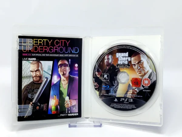 Interior del juego Grand Theft Auto: Episodes from Liberty City (UK) para PlayStation 3 con disco y manual