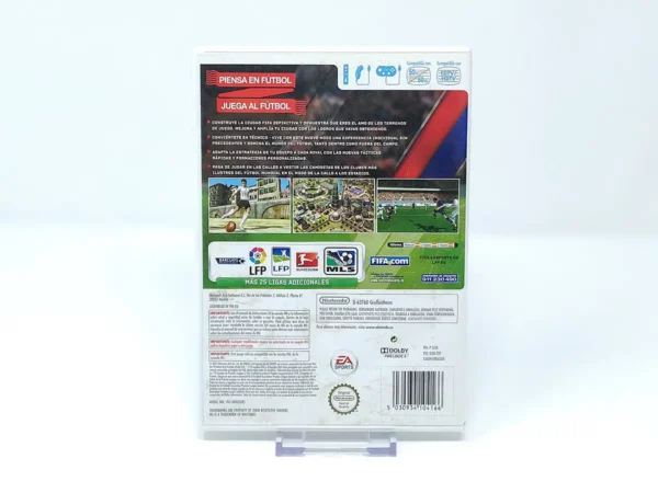 Interior del juego FIFA 12 (ESP) para Nintendo Wii con disco y manual