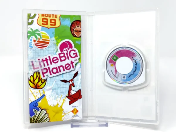 Interior del juego LittleBigPlanet (ESP) (Essentials) para PSP con disco y manual