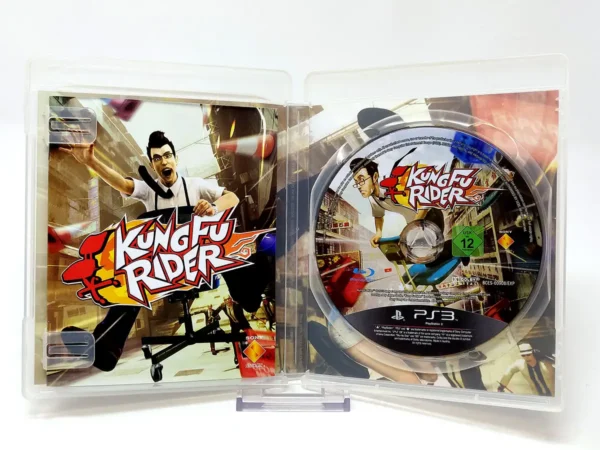 Interior del juego Kung Fu Rider (ESP) para PlayStation 3 con disco y manual