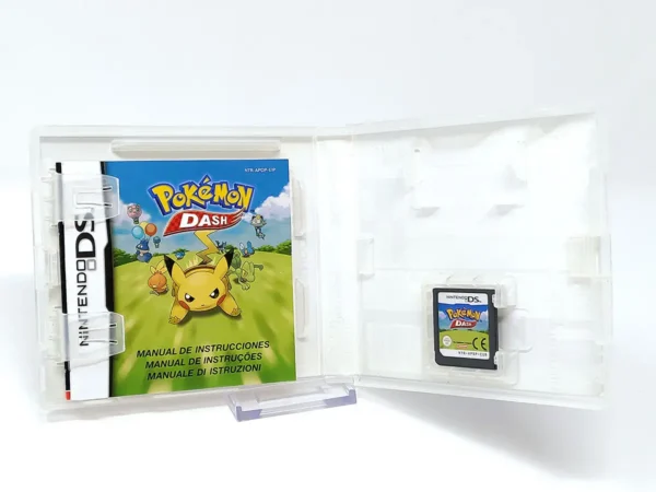 Interior del juego Pokémon Dash (ESP) para Nintendo DS con disco y manual