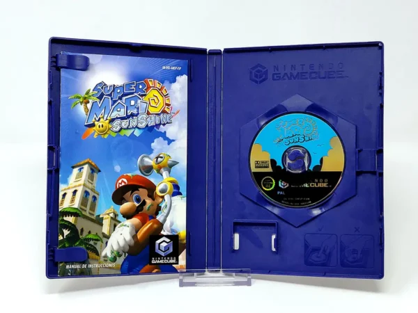 Interior del juego Super Mario Sunshine (ESP) para Nintendo GameCube con disco y manual