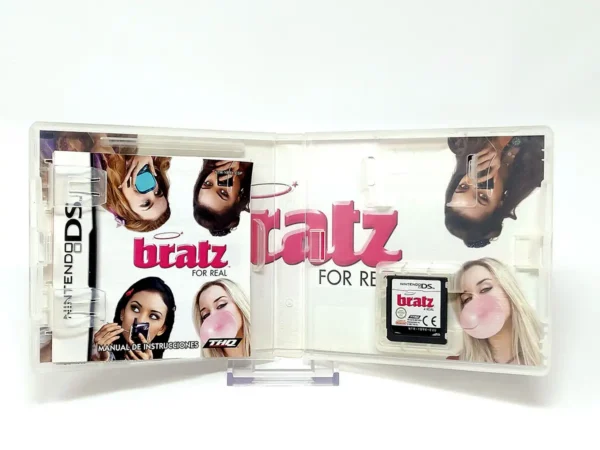 Interior del juego Bratz: For Real (ESP) para Nintendo DS con disco y manual
