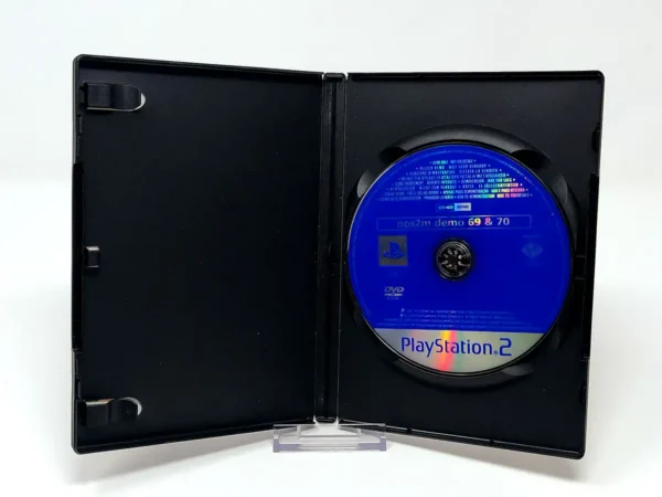 Interior del juego Official PlayStation 2 Magazine Demo 69 & 70 (ESP) para PlayStation 2 con disco y manual