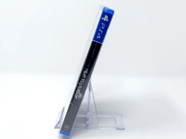 Lateral de la caja de NieR Replicant ver.1.22474487139 (ESP) (Precintado) para PlayStation 4