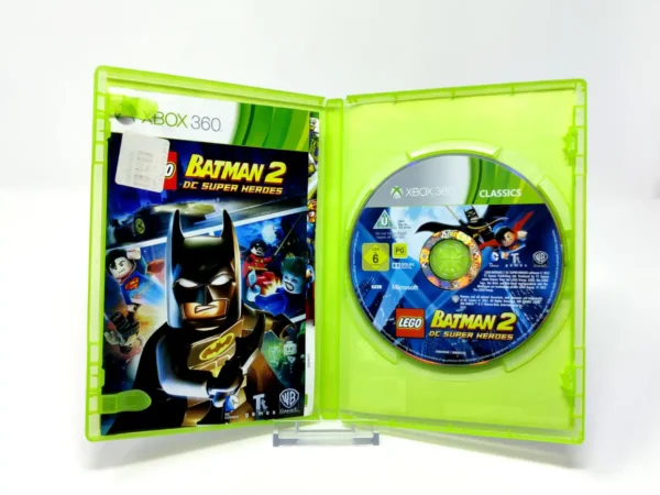 Interior del juego LEGO Batman 2: DC Super Heroes (ESP) (Classics) (Rebajado) para XBOX 360 con disco y manual