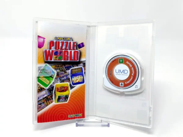 Interior del juego Capcom Puzzle World (ESP) (Essentials) para PSP con disco y manual
