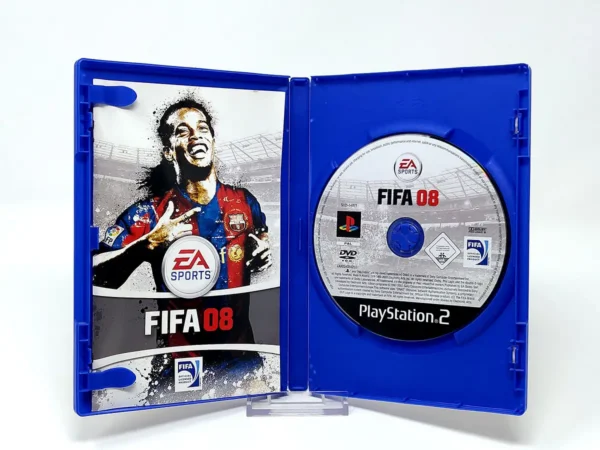 Interior del juego FIFA 08 (ITA) para PlayStation 2 con disco y manual
