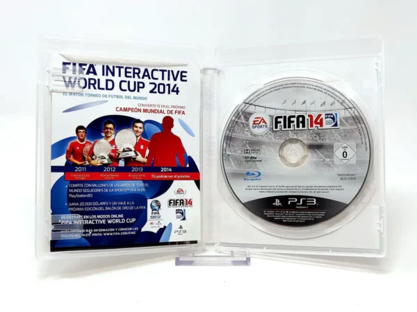 Interior del juego FIFA 14 (ESP) para PlayStation 3 con disco y manual