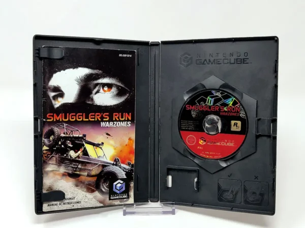 Interior del juego Smuggler's Run: Warzones (ESP) para Nintendo GameCube con disco y manual