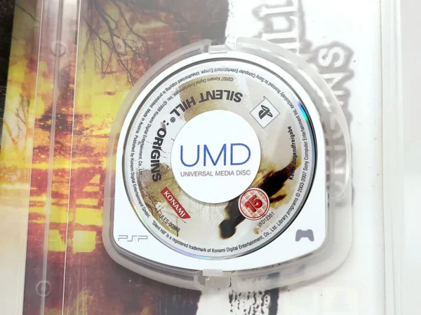 Lateral de la caja de Silent Hill: Origins para PSP