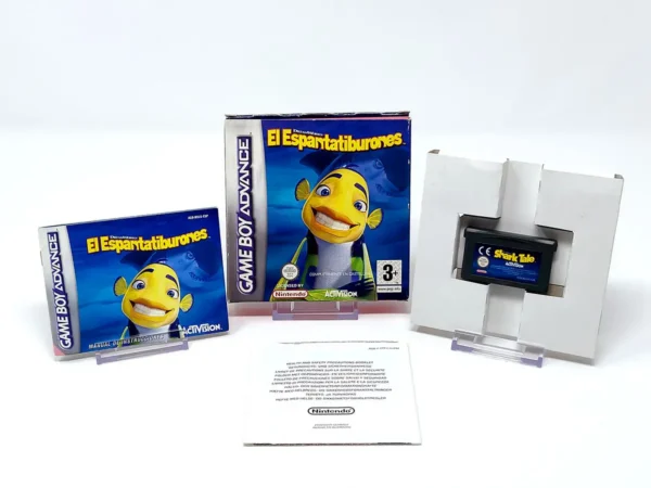 Interior del juego El Espantatiburones (ESP) para Nintendo Game Boy Advance con disco y manual