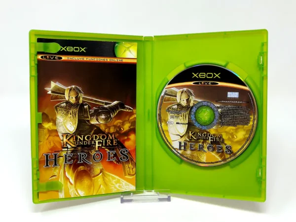 Interior del juego Kingdom Under Fire: Heroes (ESP) para XBOX con disco y manual