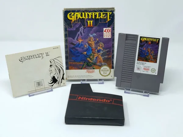 Interior del juego Gauntlet II (EUR) para NES con disco y manual
