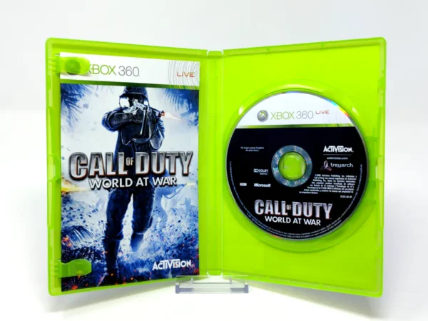 Interior del juego Call of Duty: World at War (ESP) para XBOX 360 con disco y manual