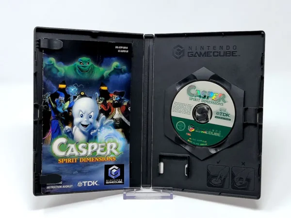 Interior del juego Casper: Spirit Dimensions (UK) para Nintendo GameCube con disco y manual
