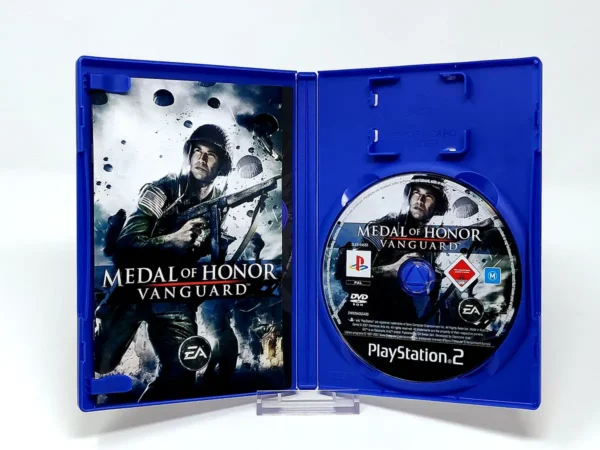 Interior del juego Medal of Honor: Vanguard (ESP) para PlayStation 2 con disco y manual