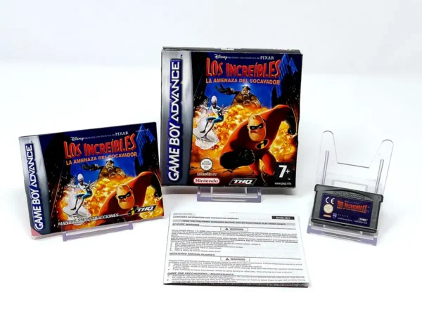 Interior del juego Los Increíbles: La Amenaza del Socavador (ESP) para Nintendo Game Boy Advance con disco y manual