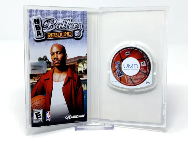 Interior del juego NBA Ballers: Rebound (USA) para PSP con disco y manual