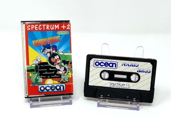 Interior del juego Mario Bros (Ocean) para Sinclair ZX Spectrum con disco y manual