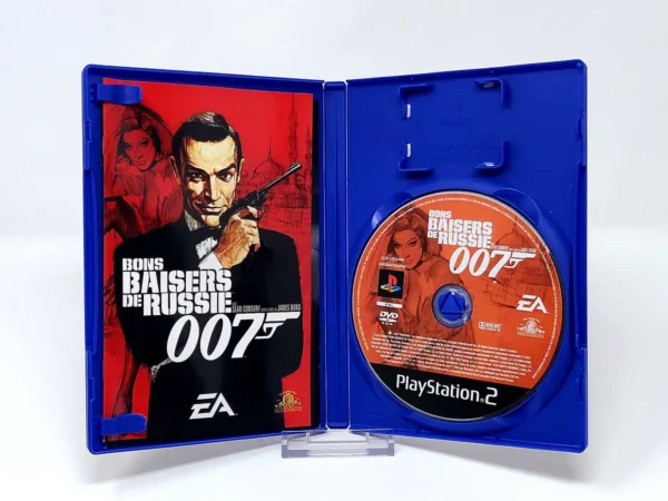 Interior del juego 007: Bons Baisers De Russie (FRA) para PlayStation 2 con disco y manual