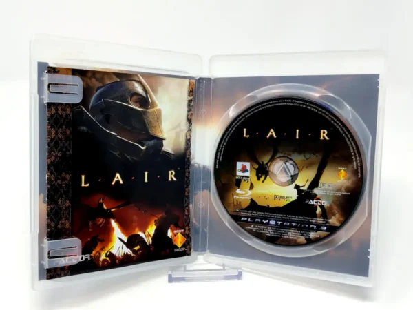 Interior del juego Lair (ESP) para PlayStation 3 con disco y manual