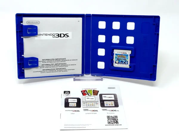 Interior del juego Pokemon Zafiro Alfa (ESP) para Nintendo 3DS con disco y manual
