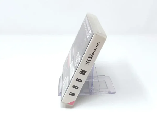 Lateral de la caja de MOON (ESP) para Nintendo DS