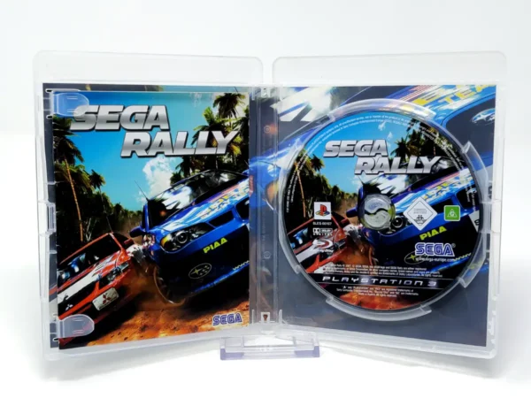 Interior del juego Sega Rally (ESP) para PlayStation 3 con disco y manual