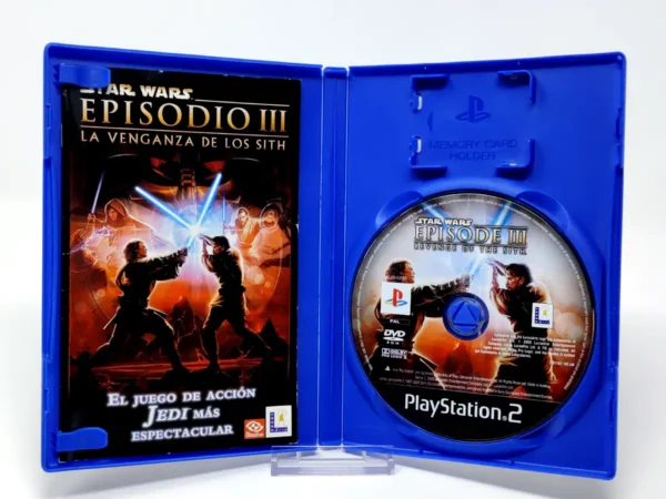 Interior del juego Star Wars: Episodio III - La Venganza de los Sith (ESP) para PlayStation 2 con disco y manual