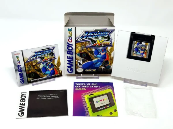 Interior del juego Mega Man Xtreme (USA) para Nintendo Game Boy Color con disco y manual