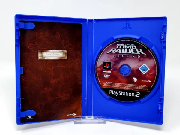 Interior del juego Lara Croft Tomb Raider: Legend (ESP) para PlayStation 2 con disco y manual