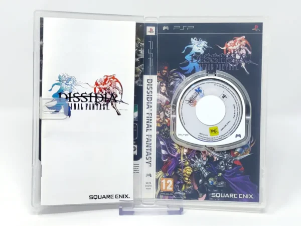 Interior del juego Dissidia Final Fantasy (ESP) para PSP con disco y manual