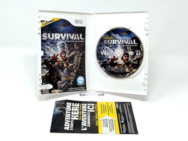 Interior del juego Cabela's Survival: Shadows of Katmai (USA) para Nintendo Wii con disco y manual