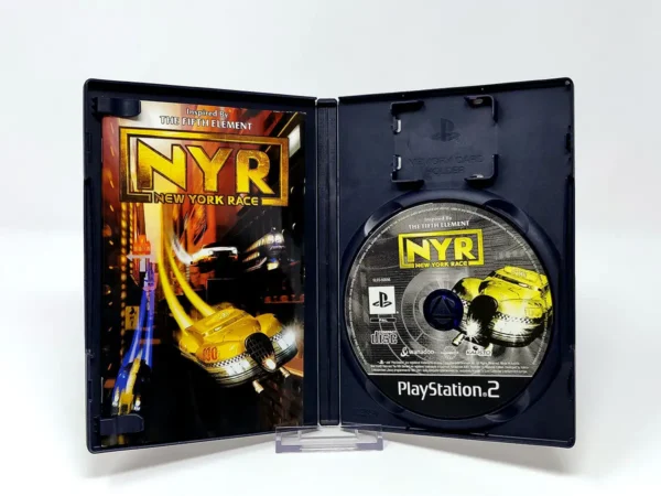Interior del juego NYR: New York Race (ESP) para PlayStation 2 con disco y manual